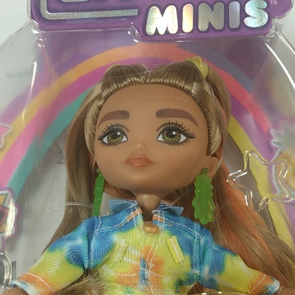 Barbie Extra Minis Doll New in box - Picture 2 of 2